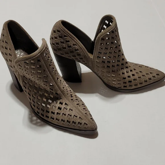 VINCE CAMUTO Brown Suede Ankle Boots Womens High Heel Booties Size 8M - Picture 4 of 16